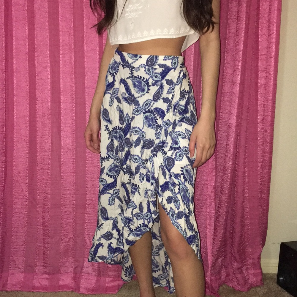 White/blue paisley high low skirt slit cute summer